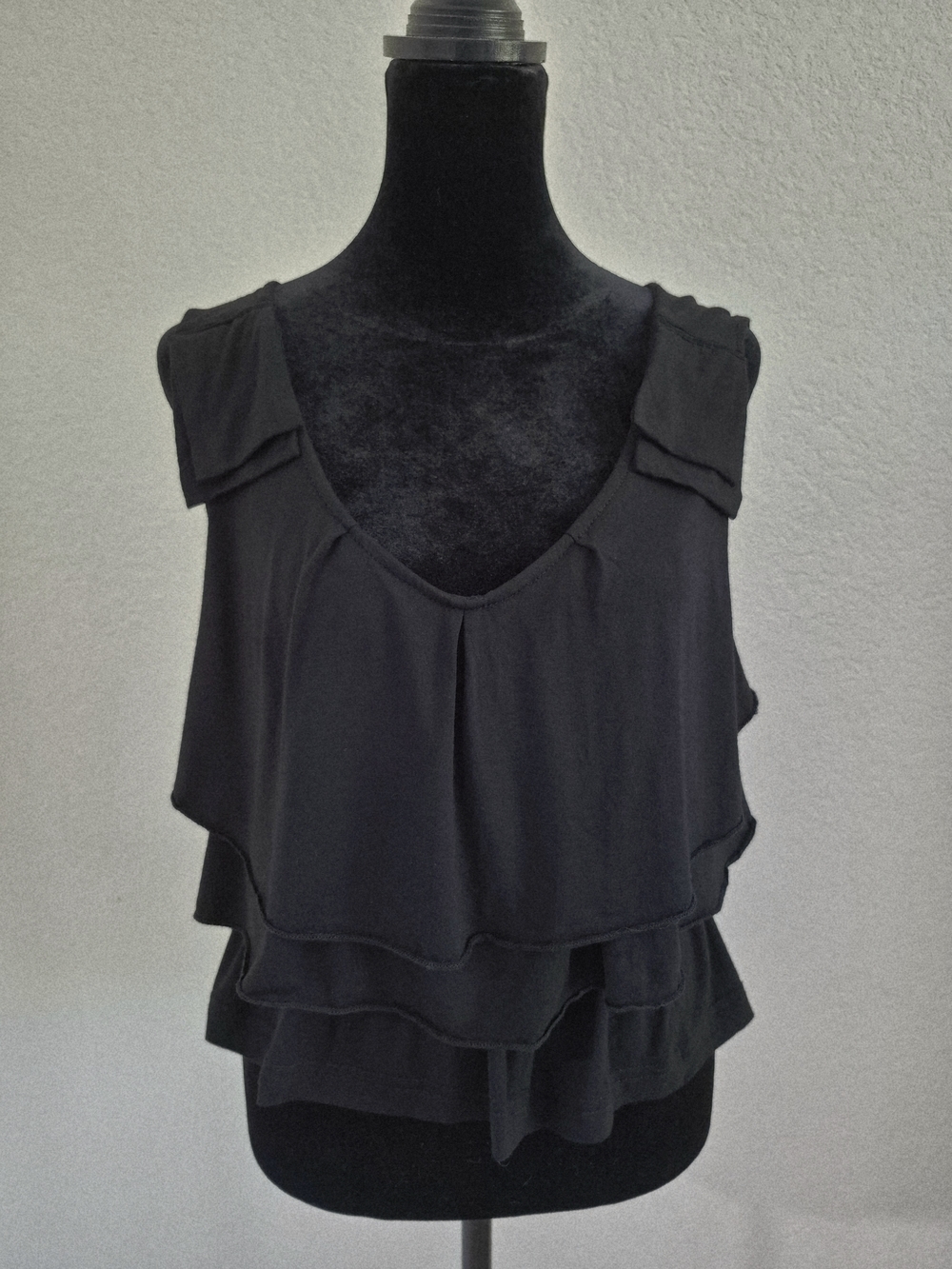 FOCUS 2000 Black Ruffle Sleeveless Top